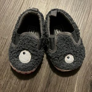 Baby Gap - Monster Slip Ons - 6-12M